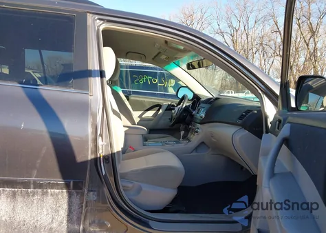 2011 Toyota Highlander Base V6 из США, поврежденный, VIN 5TDZK3EHXBS037980